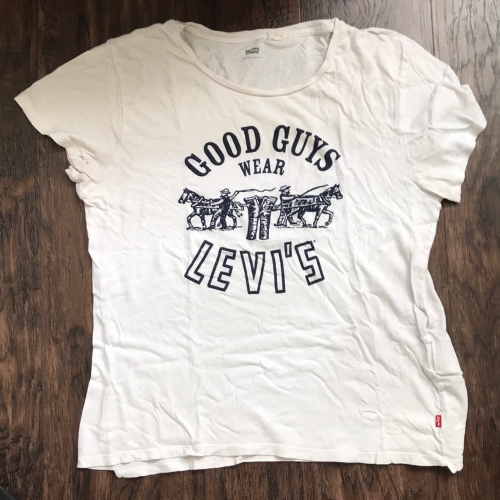 Levi’s graphic T
